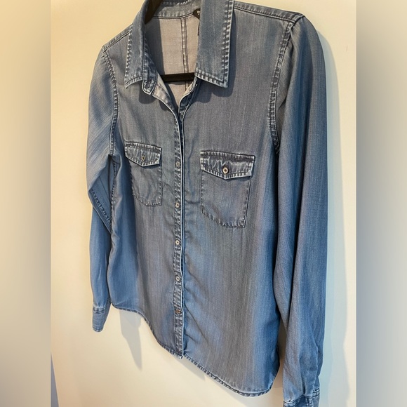 White House Black Market Classic Denim Button down shirt women’s size 4 - Picture 3 of 5